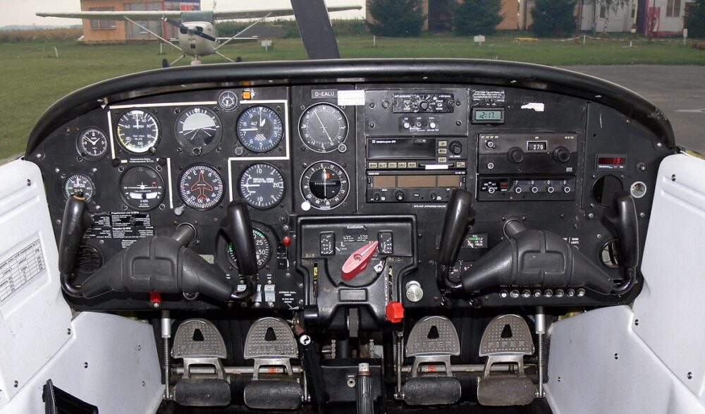 PA38Tomahawk-Cockpit